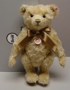 steiff 2017 collector's bear